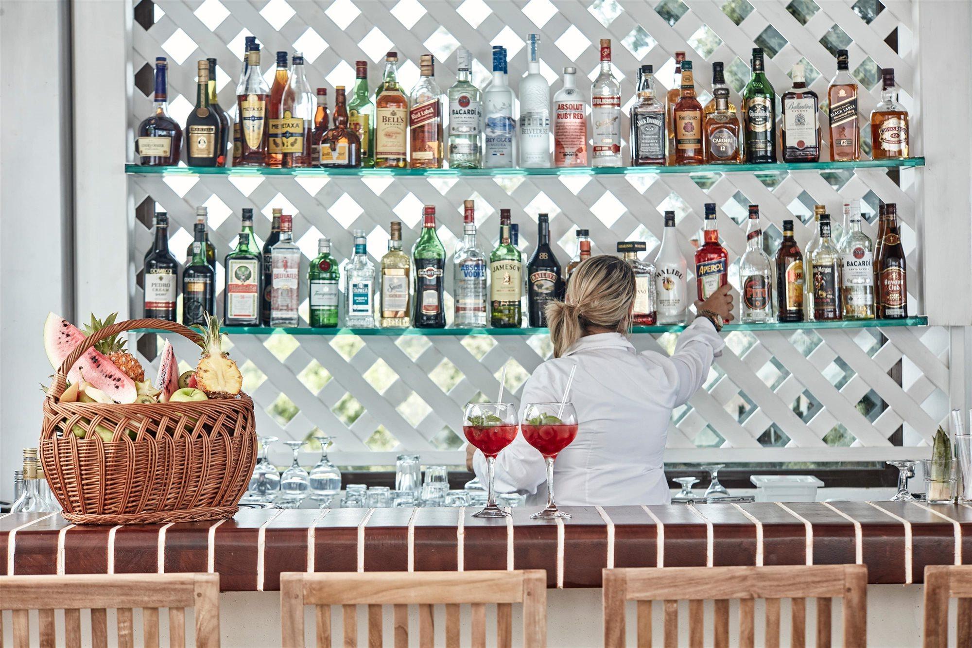 Esperos Village Blue & Spa - Adults Only Faliraki Exteriér fotografie A bartender at work